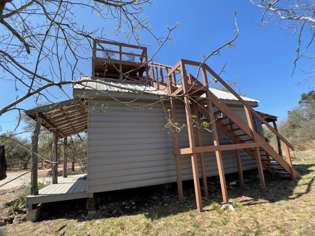 Walnut Canyon Cabins Fredericksburg Exterior photo